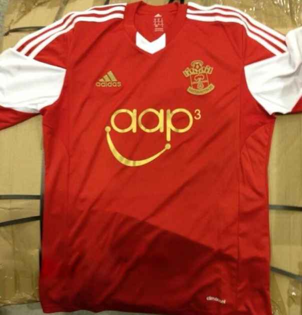 http://www.maillots-foot-actu.fr/wp-content/uploads/2013/06/Maillot-Home-Southampton.jpeg