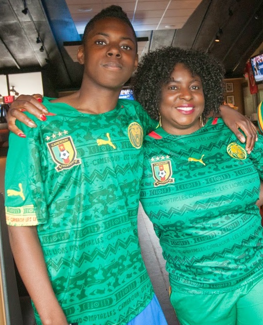 Camerounaise supportrice maillot domicile cameroun 2014 ...