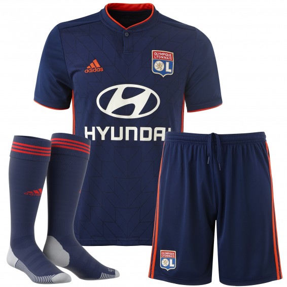 tenue de foot Olympique Lyonnais nouvelle