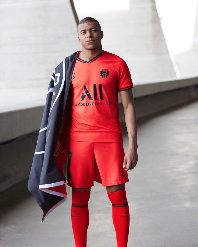 PSG 2020 infos sur les nouveaux maillots de football Paris