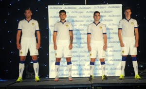 Leeds 2016 maillot football domicile 15-16