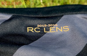 RC Lens 2016 arriere col maillot exterieur