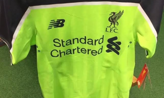 Les nouveaux maillots de foot Liverpool 2017 par New Balance