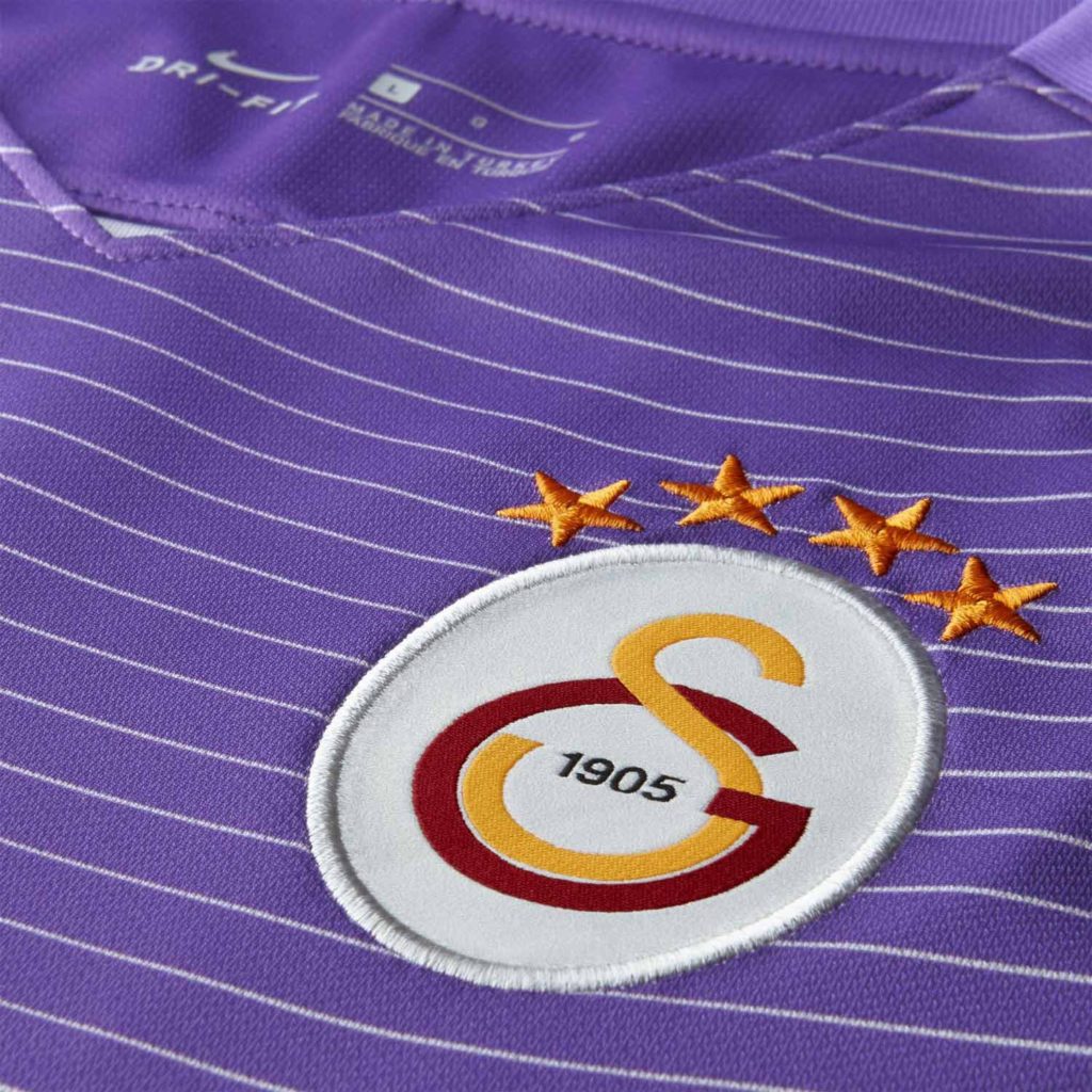 Maillot De Foot Galatasaray Nike Taille L – Rare, Neuf Avec étiquettes