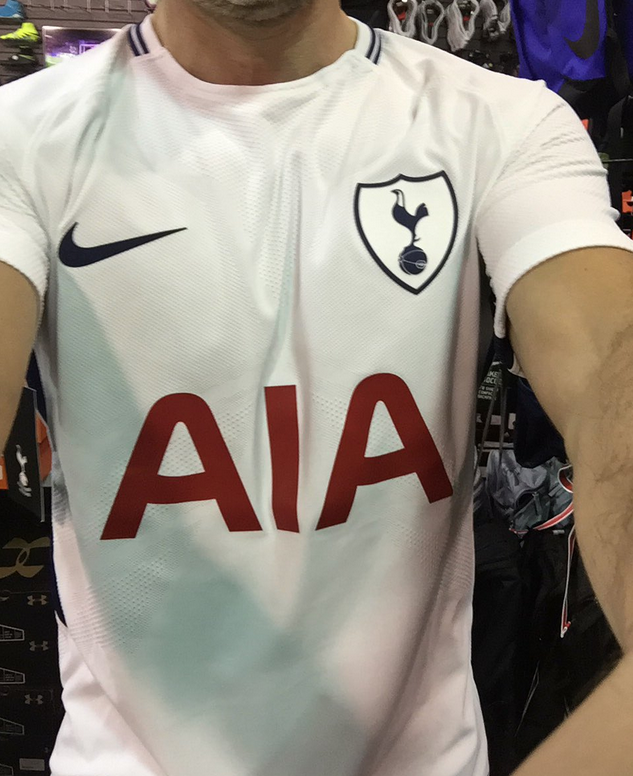 Tottenham 2018 maillot domicile photo
