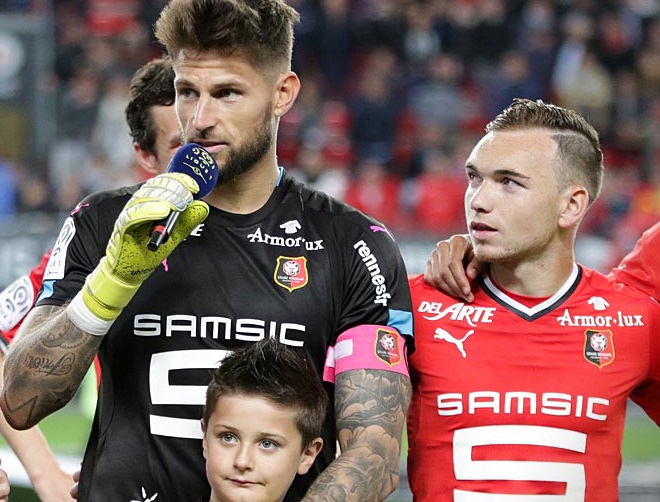 Rennes 2018 photos du maillot domicile et gardien