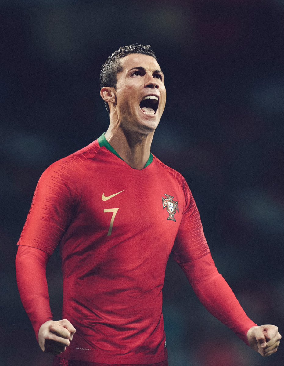 Portugal 2018 nouveau maillot domicile coupe du monde 2018.jpg Ronaldo