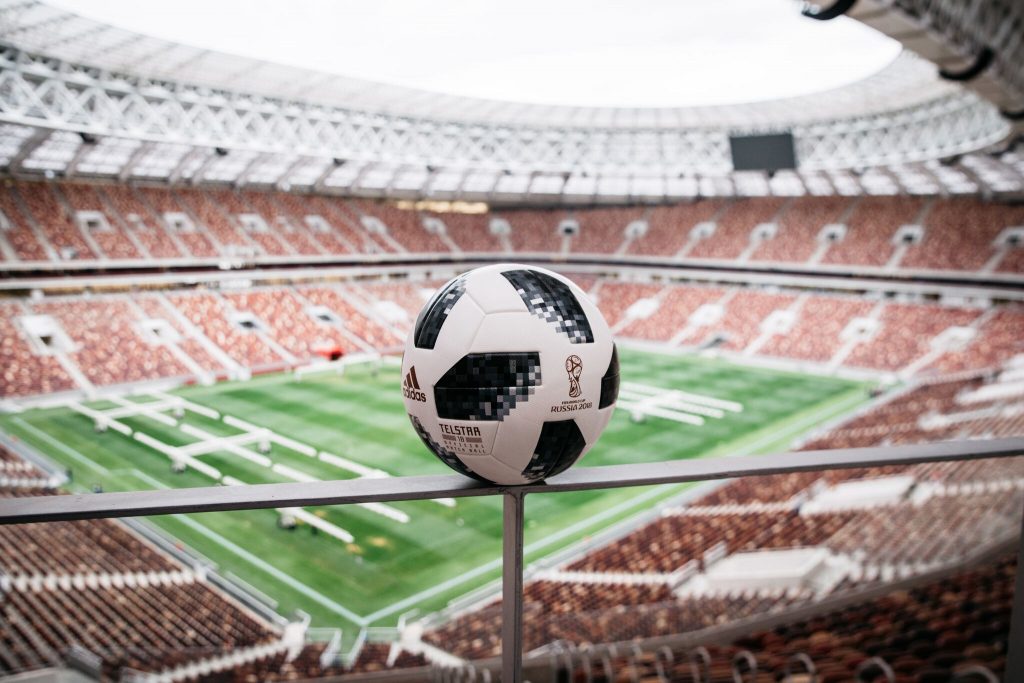 Telstar Adidas nouveau ballon de foot coupe du monde 2018