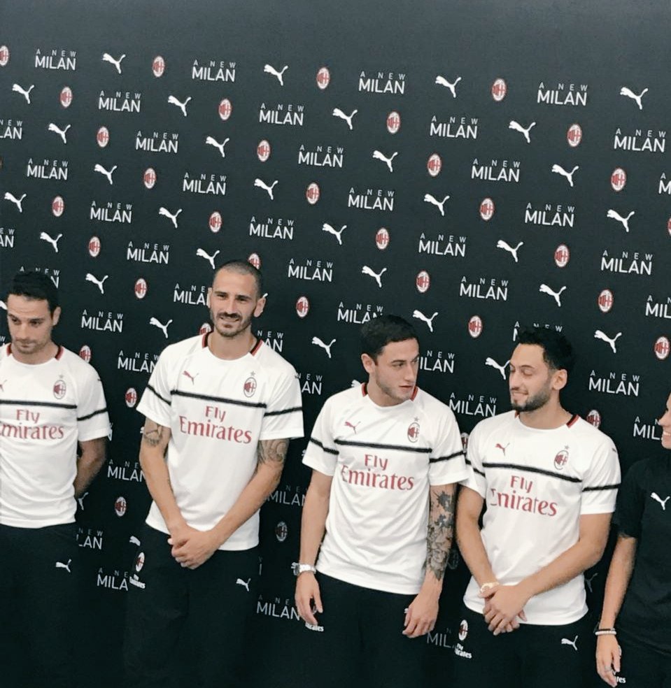 AC Milan 2019 maillot extérieur football présentation