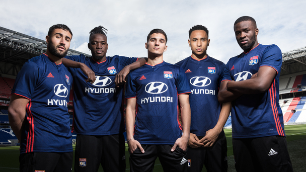 Olympique Lyonnais 2018 2019 maillot extérieur Adidas bleu