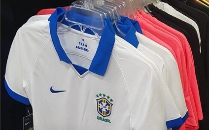 Un nouveau maillot du Brésil Copa America 2019 en blanc