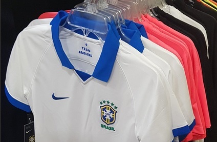 Un nouveau maillot du Brésil Copa America 2019 en blanc