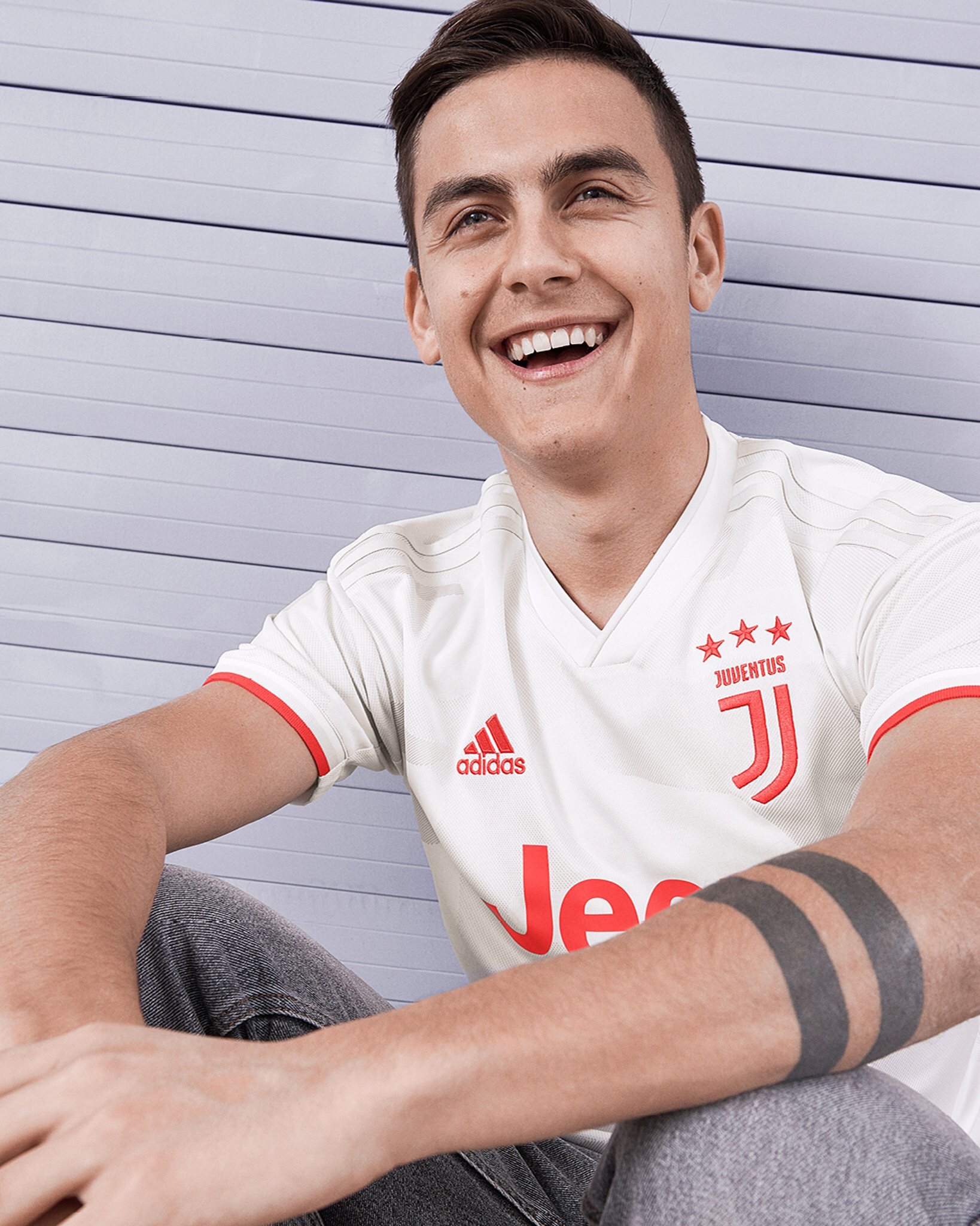 Juventus 2019 2020 maillot exterieur foot Dybala