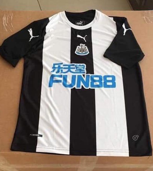 Newcastle 2020 nouveau maillot domicile foot NUFC