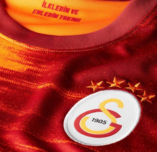 Galatasaray 2021 nouveau maillot domicile detail