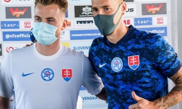 Les maillots de football de la Slovaquie Euro 2020