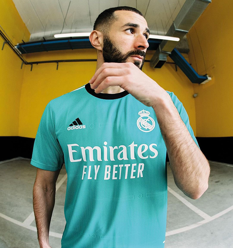 Real Madrid 2022 nouveau maillot third football Adidas
