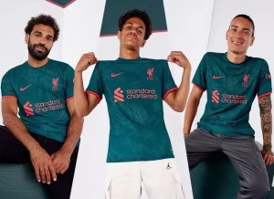 Liverpool 2023 3eme maillot third foot vert Nike