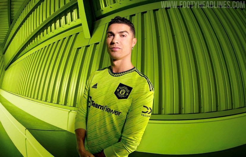 Manchester United 2023 nouveau maillot third Ronaldo
