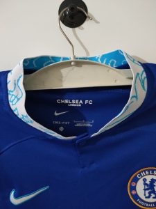 Chelsea 2023 maillot de foot domicile nouveau detail col