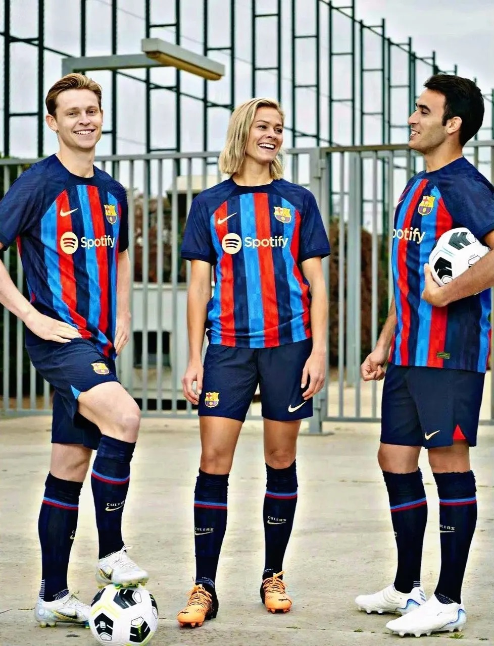 FC Barcelone 2023 nouveau maillot domicile officiel De Jong