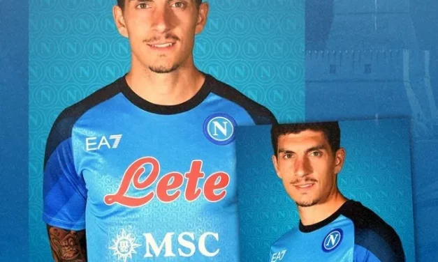 Les nouveaux maillots de football Naples 2023