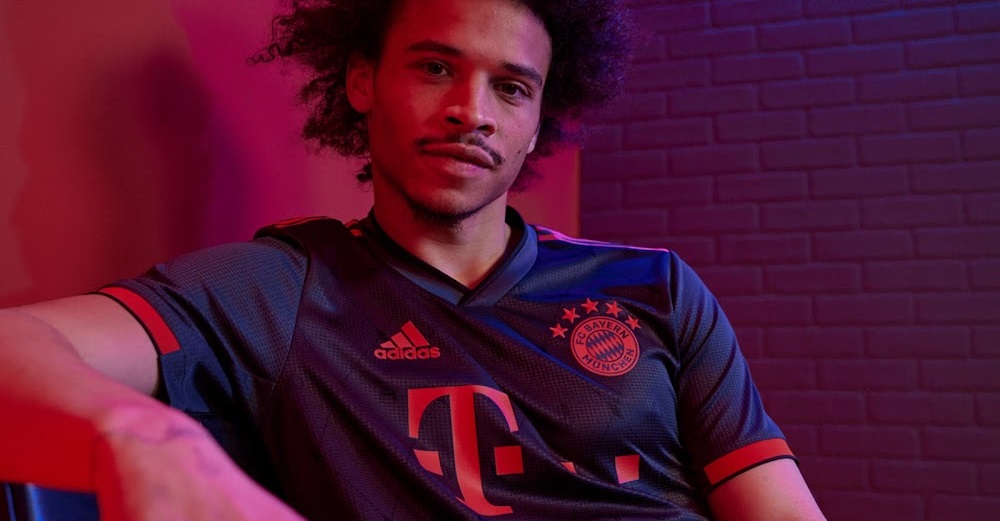Bayern Munich 2023 troisieme maillot de football third 22 23