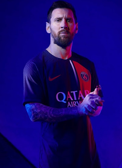 PSG 2024 nouveau maillot de foot domicile Messi