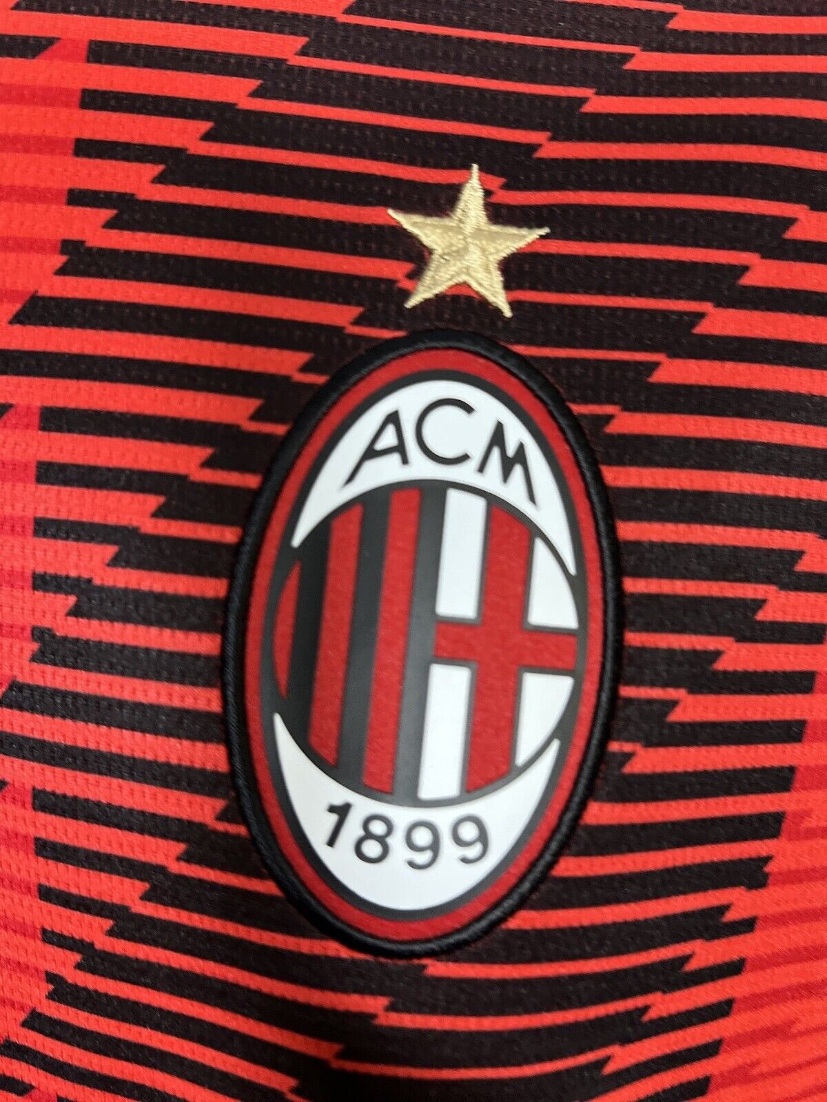 AC Milan 2023 2024 maillot domicile logo