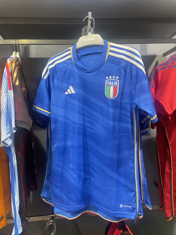 Italie 2023 nouveau maillot de foot domicile Adidas