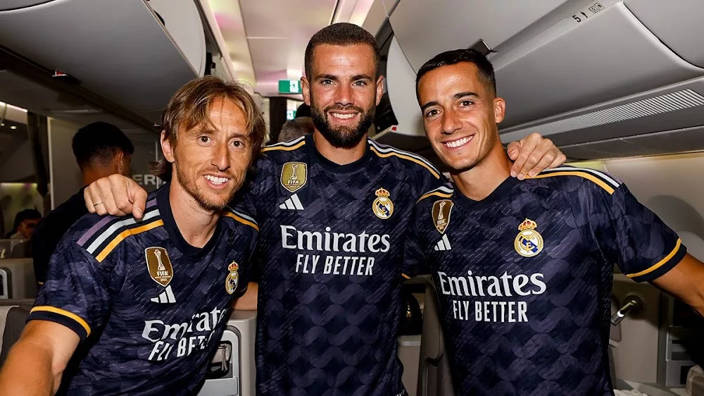 Real Madrid 2024 maillot exterieur Adidas