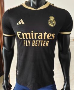 Real Madrid 2024 nouveau maillot third probable
