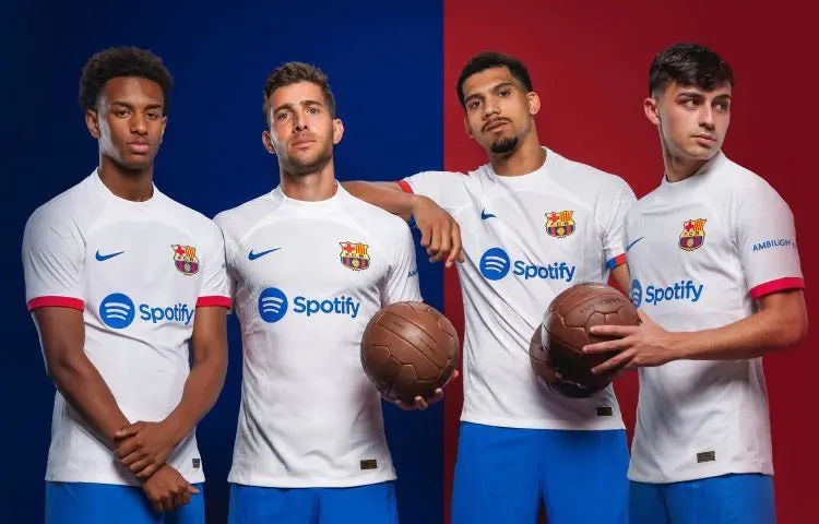 FC Barcelone 2024 maillot de foot exterieur officiel