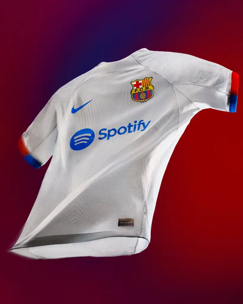 FC Barcelone 2024 nouveau maillot de foot exterieur officiel
