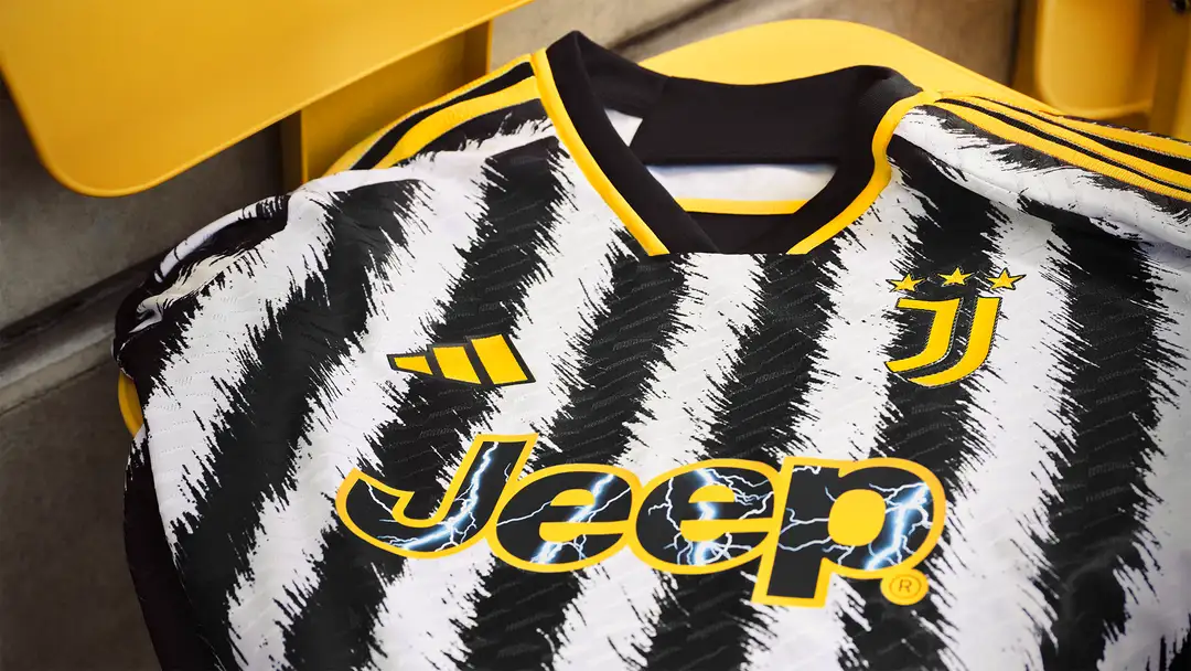 Juventus 2023 2024 nouveau maillot domicile. officiel