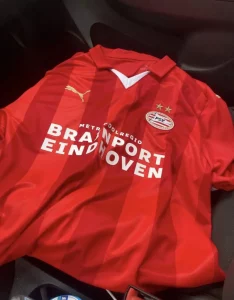 PSV 2024 maillot de foot domicile possible