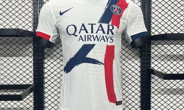 [PSG 2025] Révélations exclusives sur les 3 nouveaux maillots du Paris Saint Germain : élégance et innovation