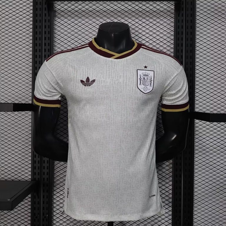 Un nouveau maillot blanc sur le Tour de France 2025