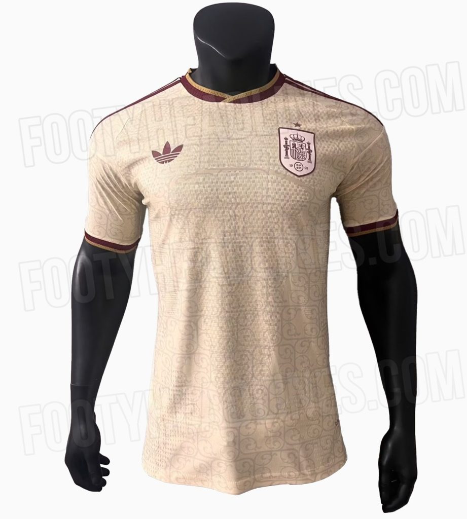 Quand Pelé offre un maillot dédicacé à Kylian Mbappé
