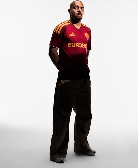 nouveau maillot de foot domicile AS Roma 2026 2027 nouveau maillot de foot domicile AS Roma 2026 2027