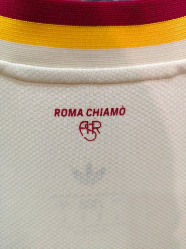 nouveau maillot de football exterieur AS Roma 2026 2027 nouveau maillot de football exterieur AS Roma 2026 2027
